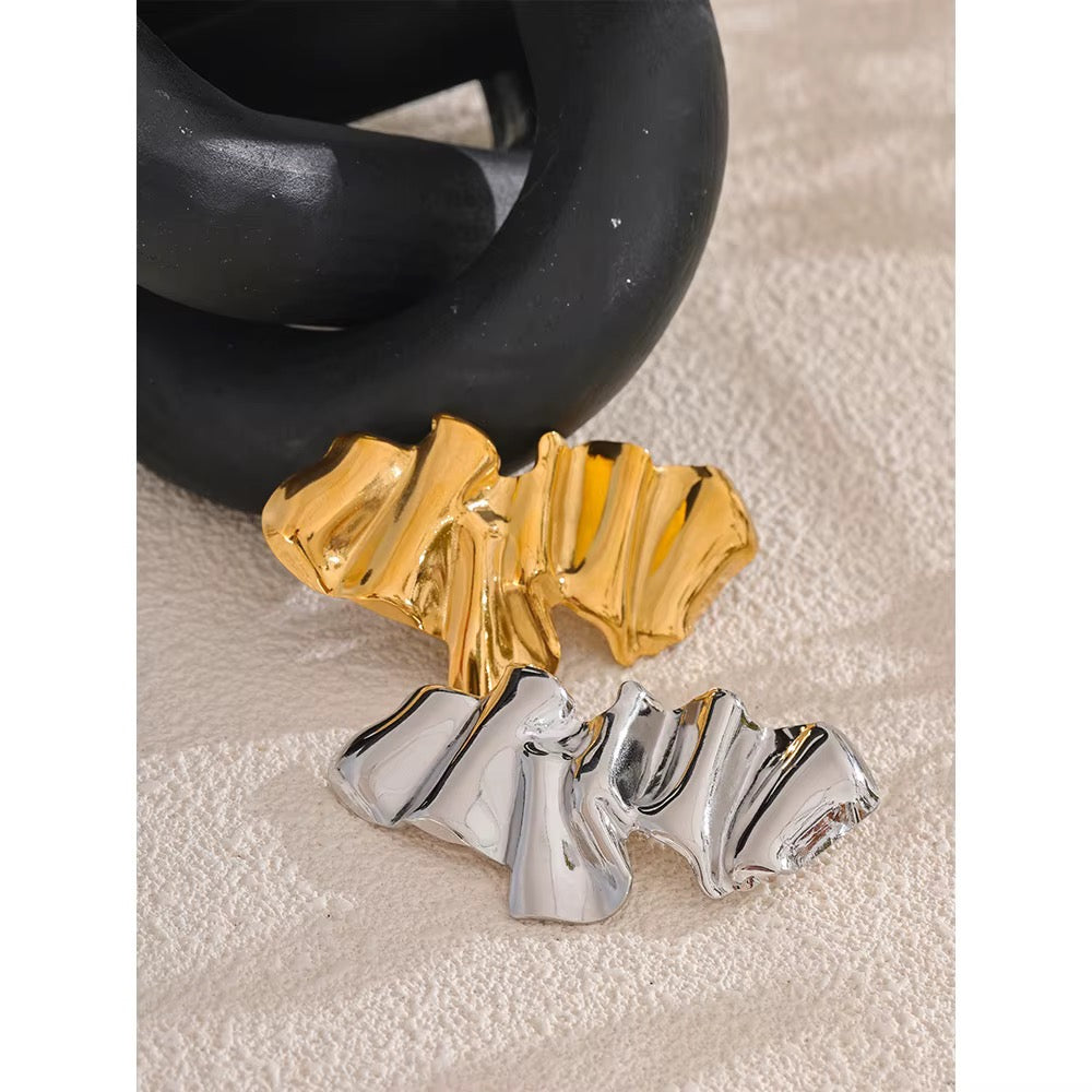Wrinkles brooch