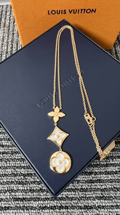 Third Flower LV Necklace