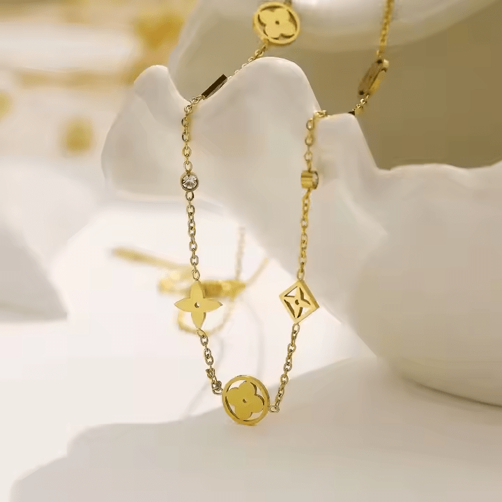 Louis Necklace