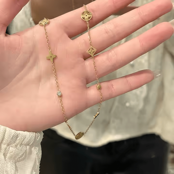 Louis Necklace