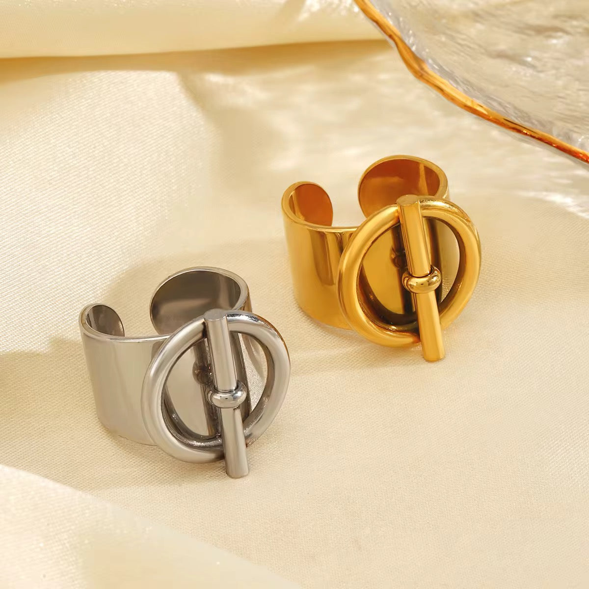 Clasp Ring