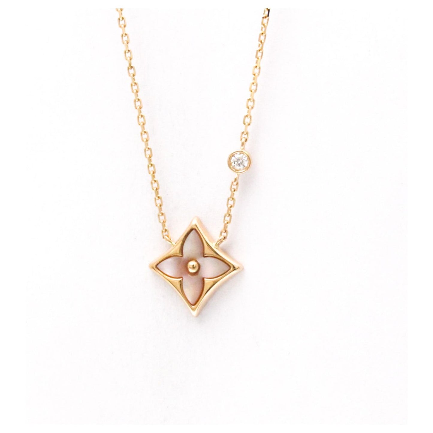 LV flower edge Necklace