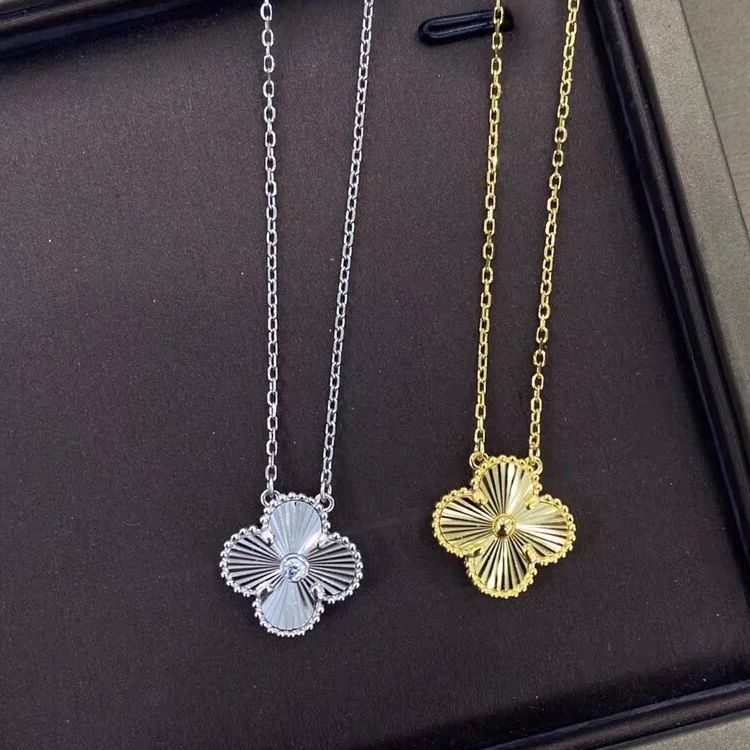 Clover Necklace