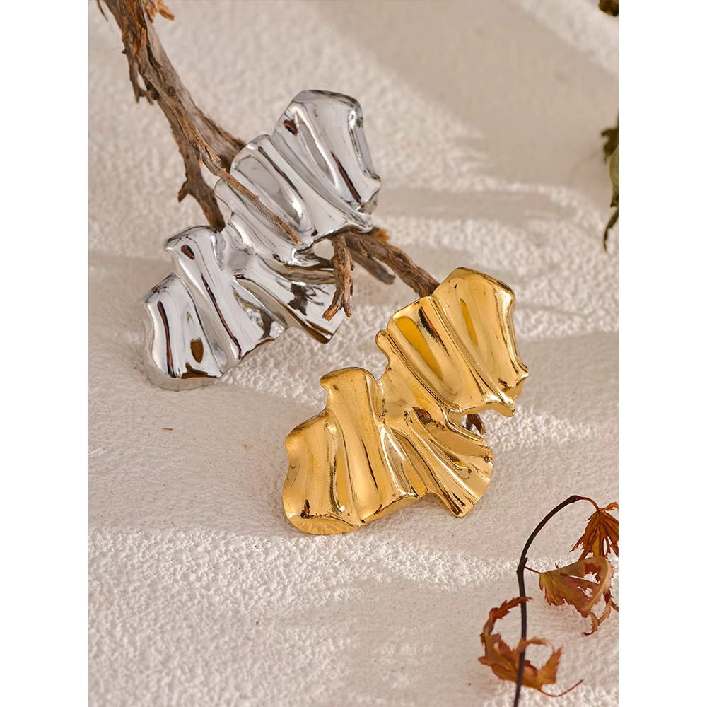 Wrinkles brooch