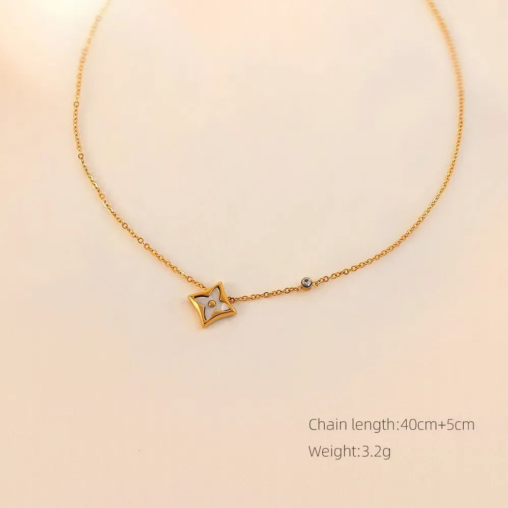 LV flower edge Necklace