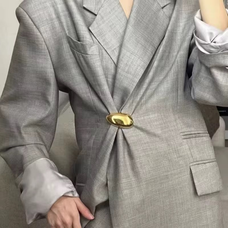 Fortune brooch