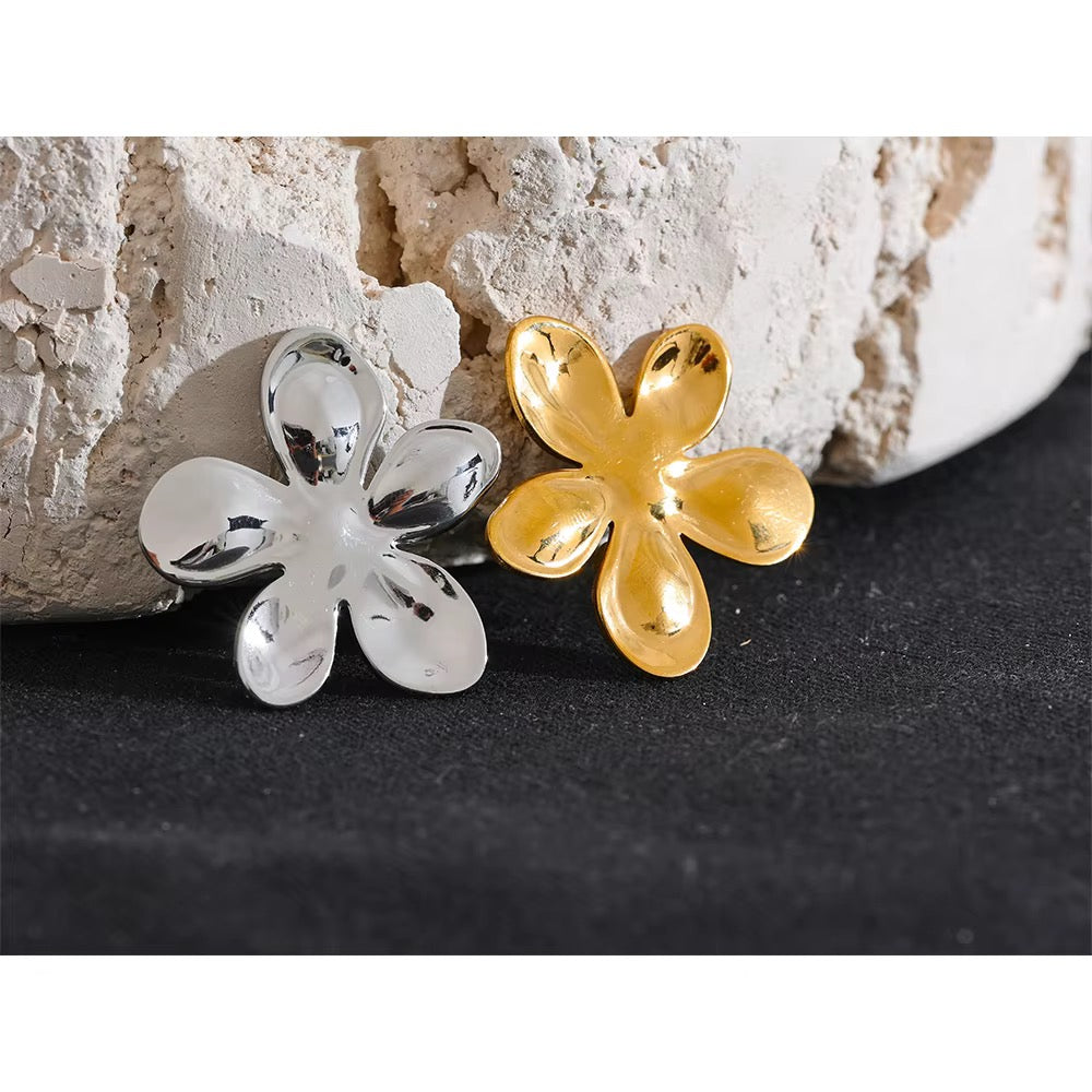 Daisy brooch