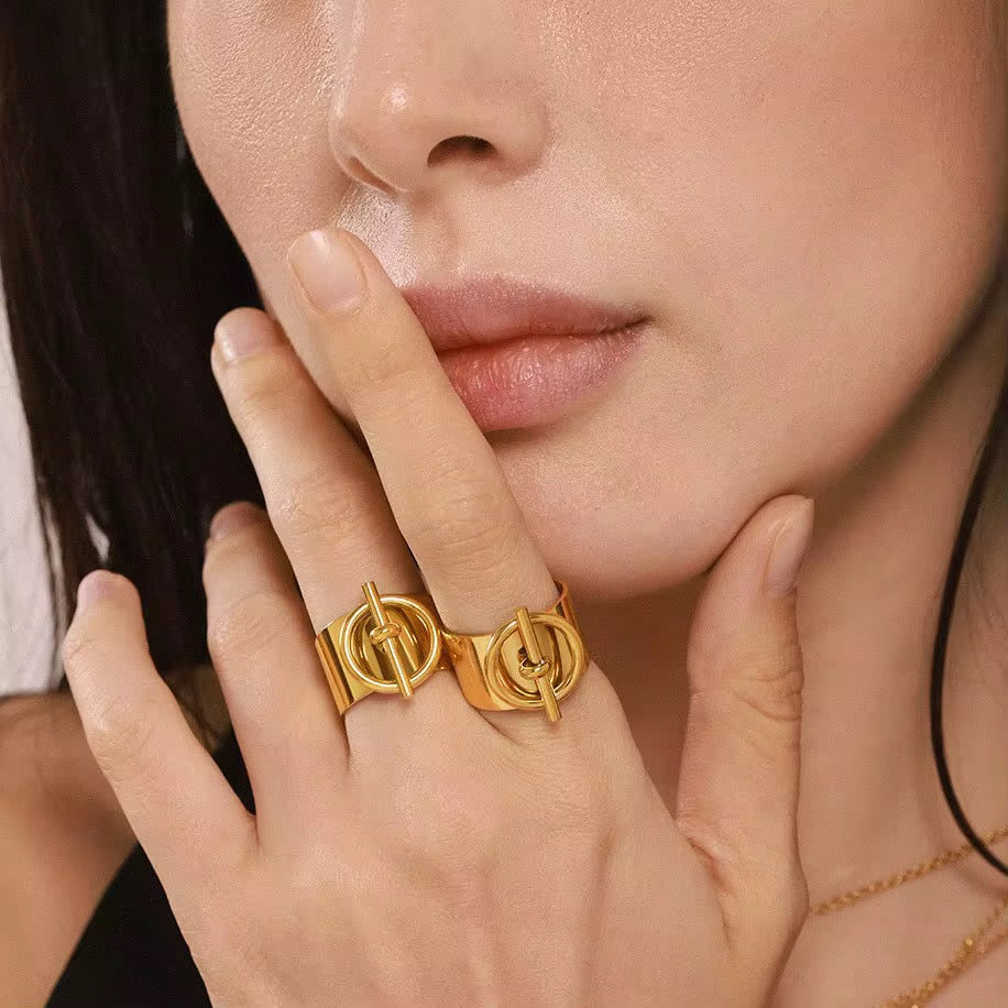 Clasp Ring