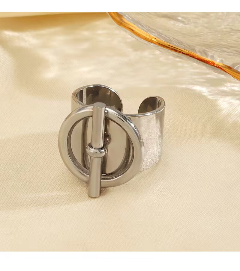 Clasp Ring