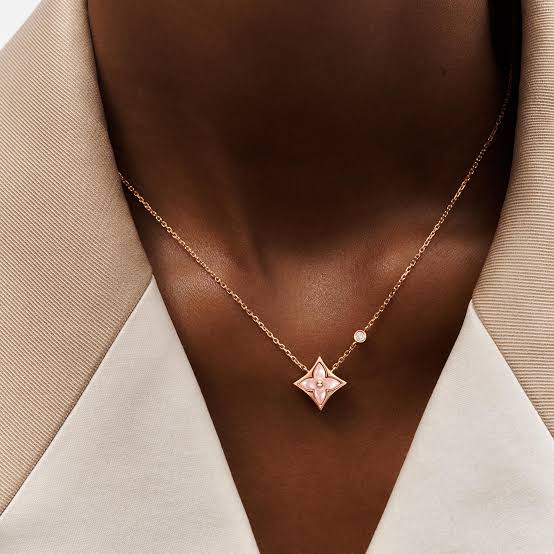 LV flower edge Necklace