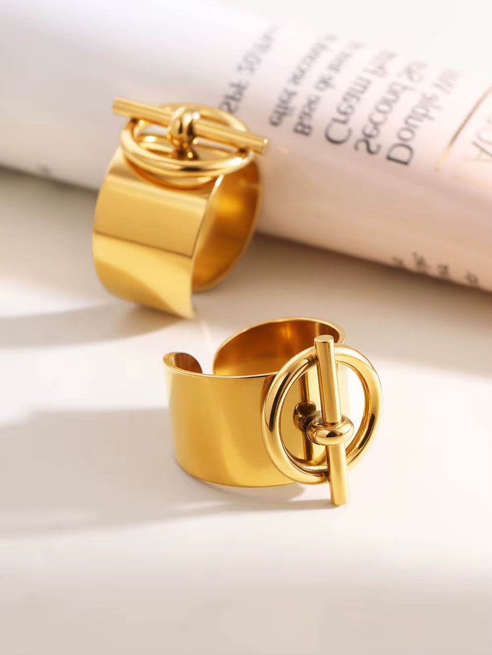 Clasp Ring