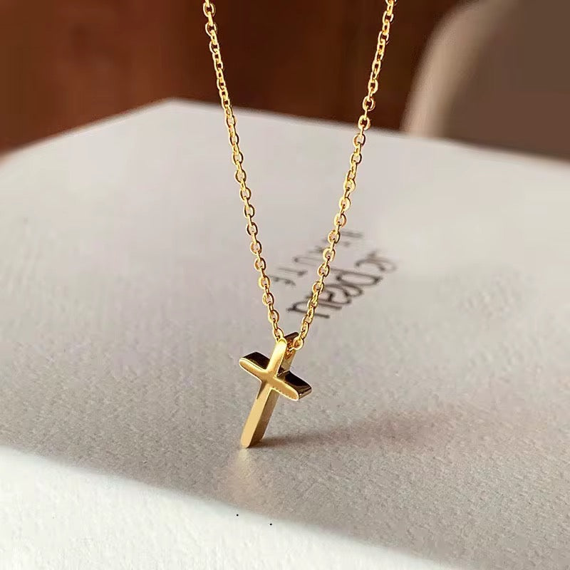 The Cross necklace