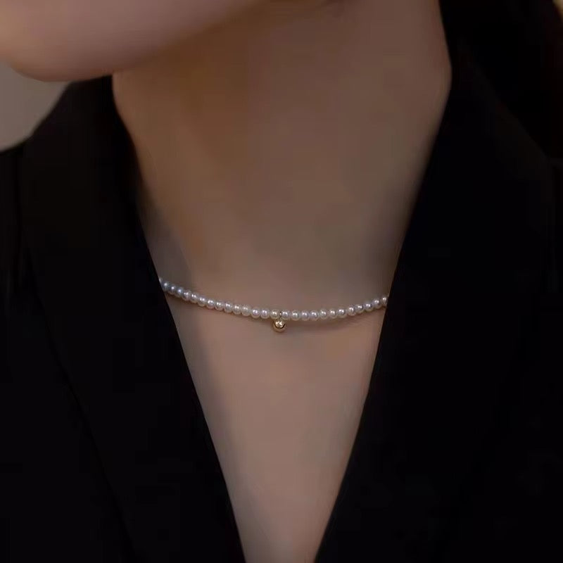 Pearly gold necklace