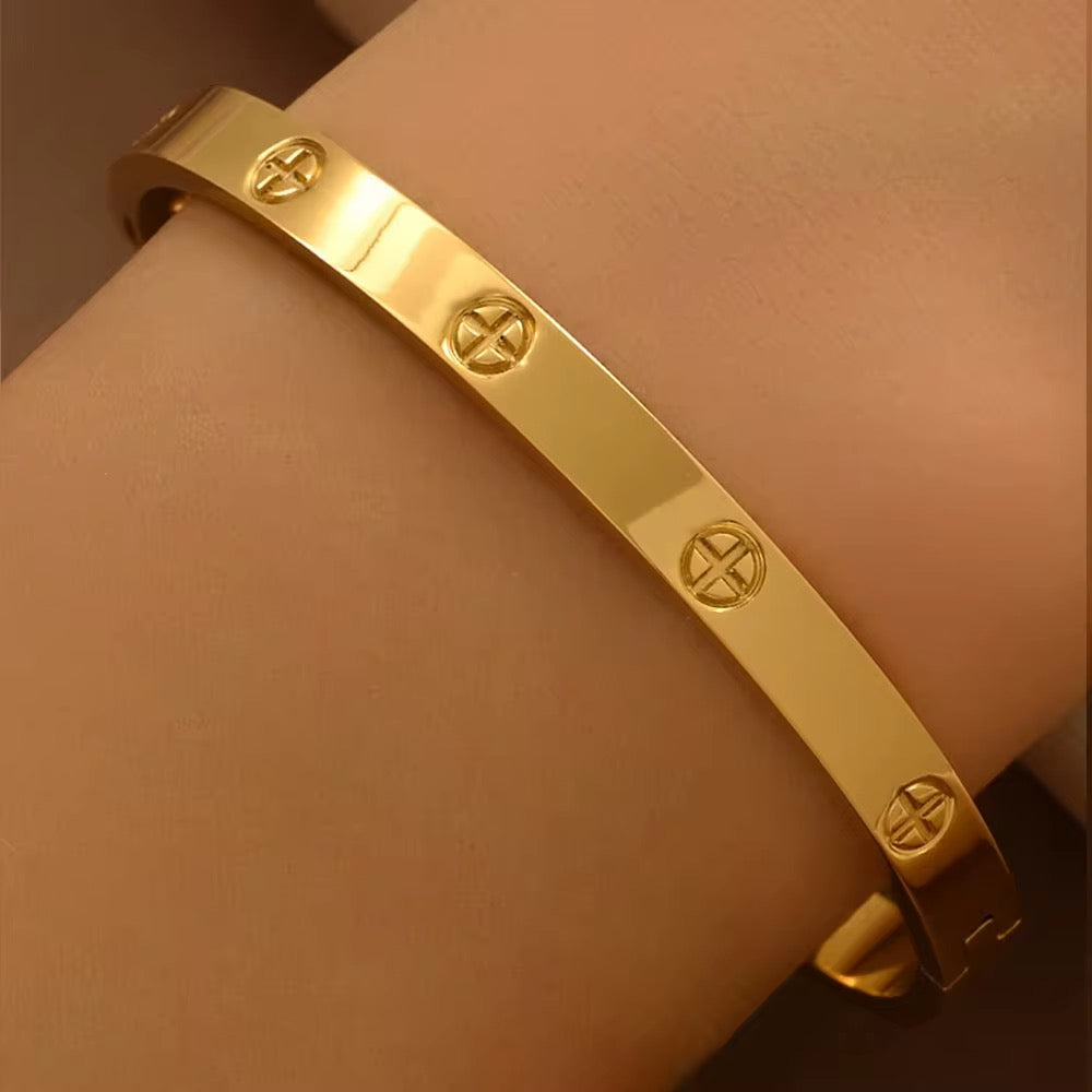Grover Bangle
