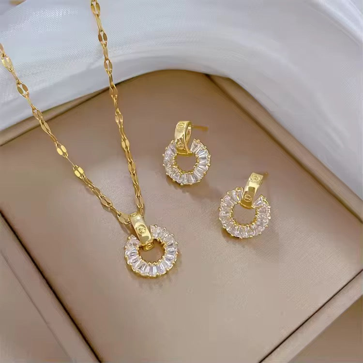 Gala Necklace