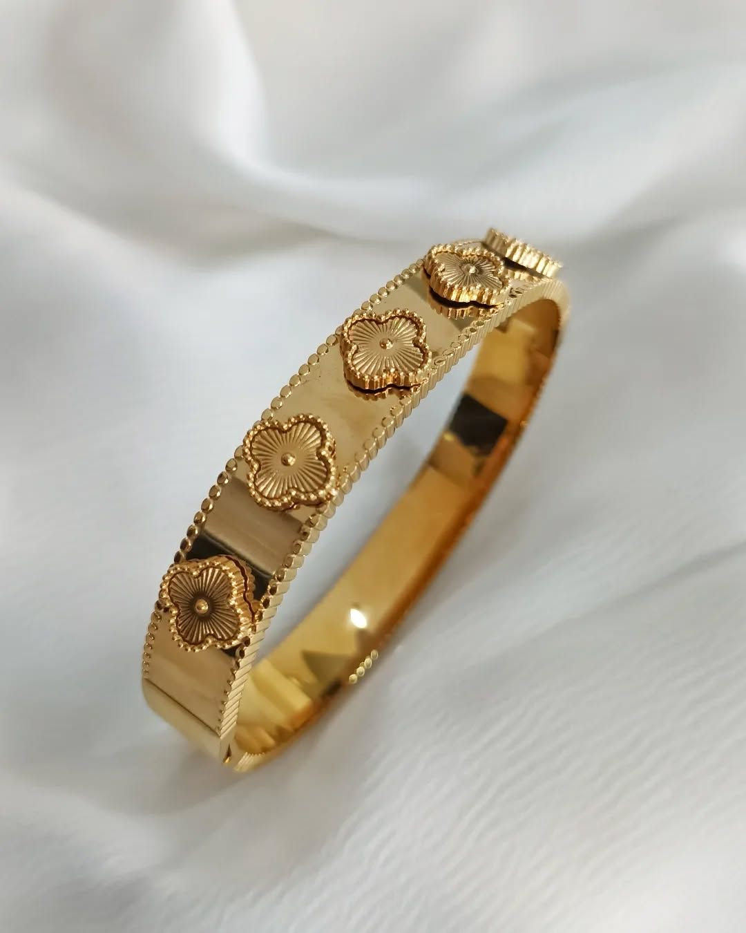 Van cleef Bangle