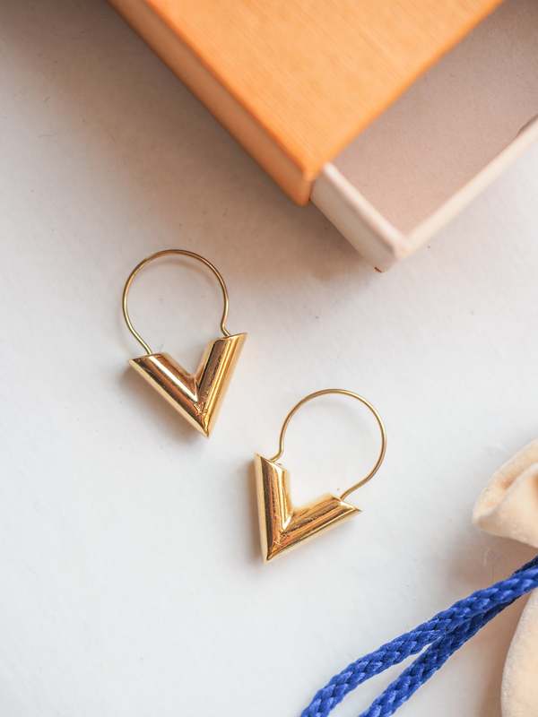LV essential Earrings