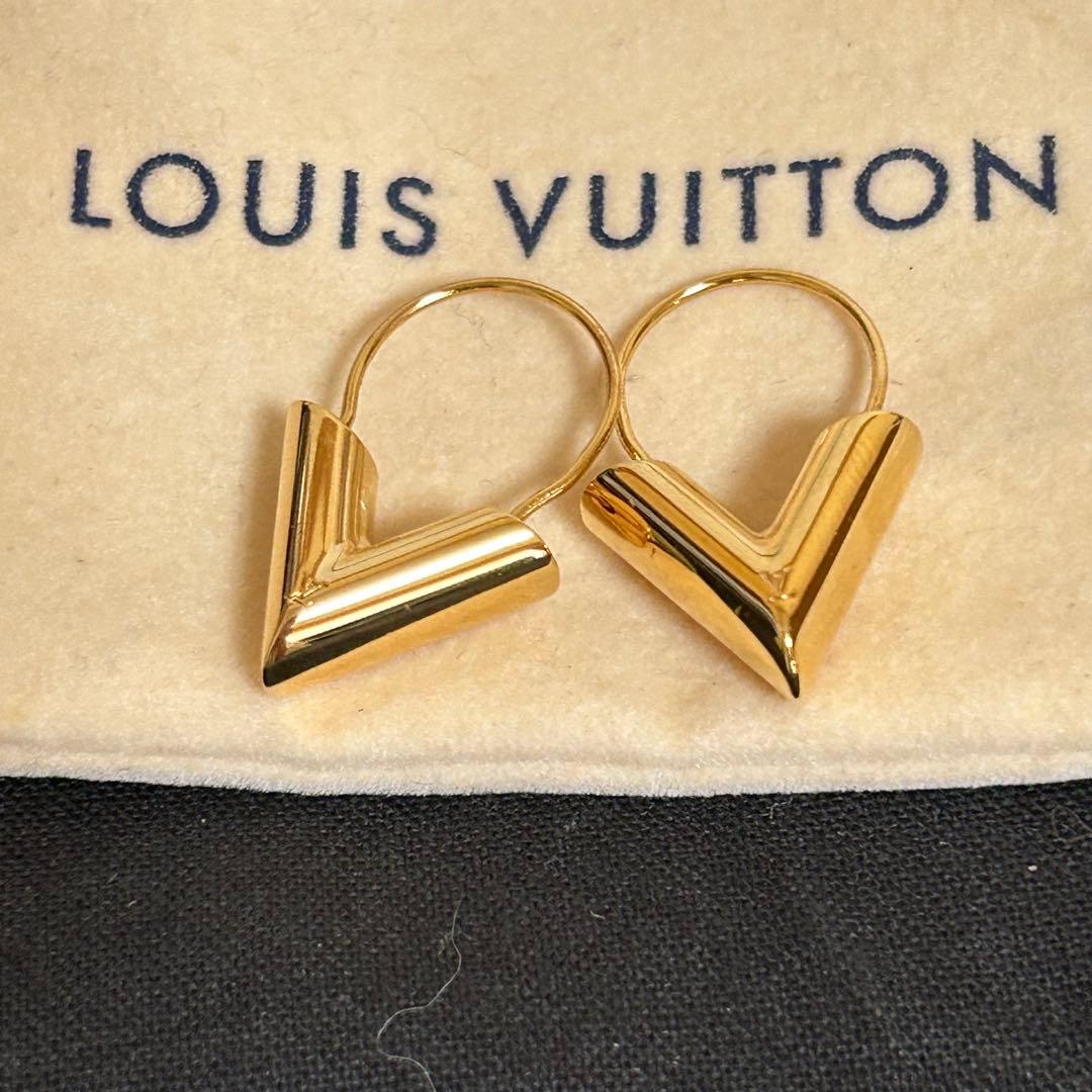 LV essential Earrings