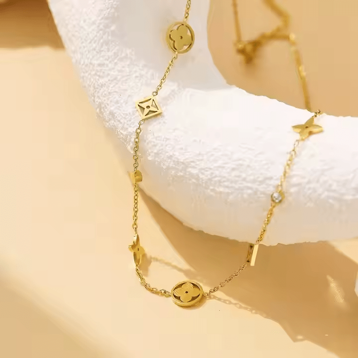 Louis Necklace